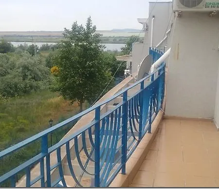 Sunny Day 4 * Slantchev Briag